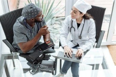 Curriculum vitae medico: esempio CV chirurgo e neolaureato