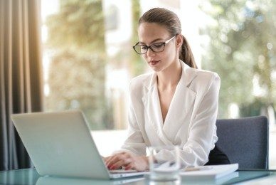 CV infografico: template di curriculum vitae infografico 2025