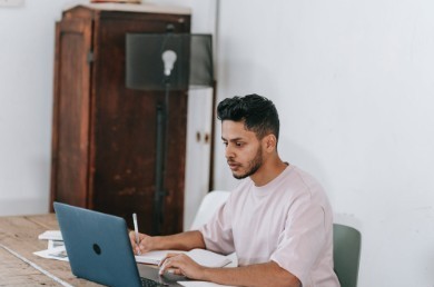 Curriculum vitae personalizzato: 18 modelli CV da usare