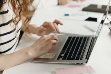 Formato curriculum vitae: come compilare il CV (2025)